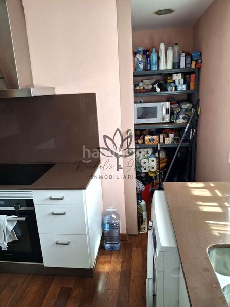 Foto 4deed2f2-cb39-4b28-865e-2c476c957319. Casa aparellada amb calefacció aparcament piscina a Castelldefels