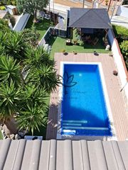 Casa pareada en Can Roca. Tu oasis particular!