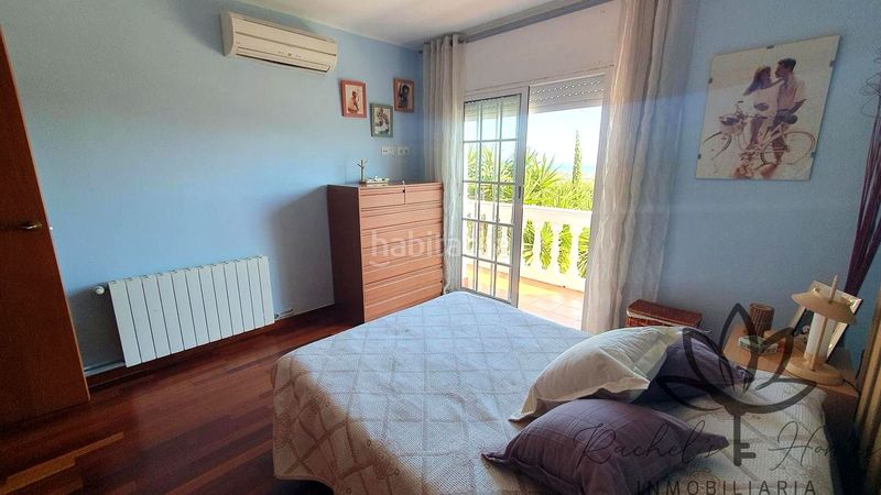 Foto ddccad6c-421a-428d-8e21-e73a3b5bbadb. Casa aparellada amb calefacció aparcament piscina a Castelldefels