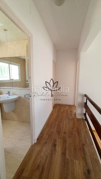 Foto 0fb22ece-8e2f-4355-aa44-d3b94f451090. Lloguer casa amb calefacció piscina a Montmar Castelldefels
