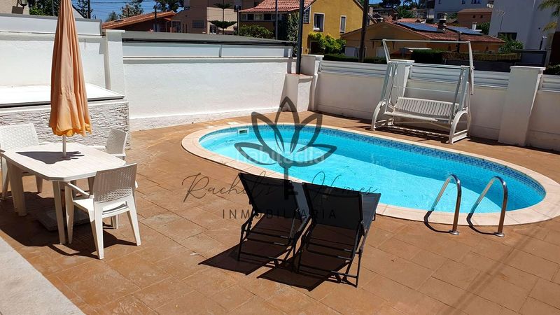 Foto d51fe3ea-2584-48d7-adff-82472225fa74. Location maison avec chauffage piscine dans Montmar Castelldefels