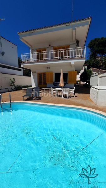 Foto ec28f084-498e-4ee5-8357-63792bdbeb58. Location maison avec chauffage piscine dans Montmar Castelldefels