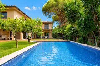 Maison à Gava Mar. Calm paradise!