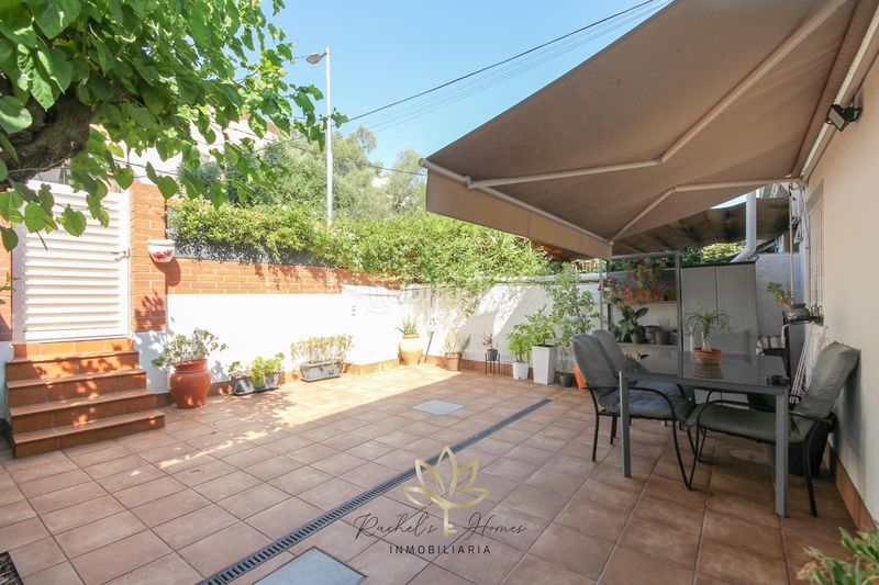 Foto e506ba3e-4115-41c4-bfb4-d3dce7efcfa5. Planta baixa amb calefacció aparcament piscina a Castelldefels