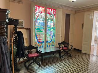 Etagenwohnung  Carrer d'avinyó. Fantastico piso a actualizar muy luminoso