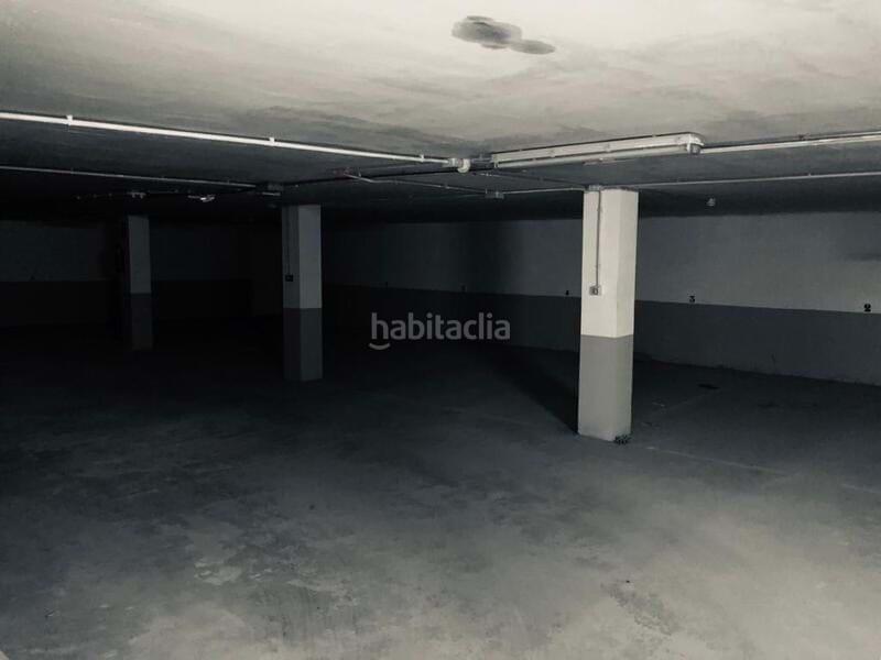 Foto b55992b2-d9fe-4e6d-8db1-8aaae130a238. Parking coche en Verger (el)