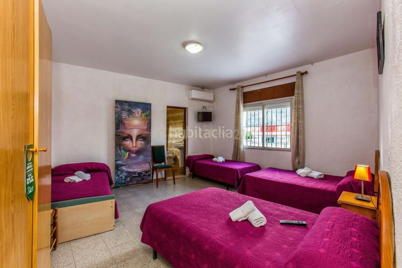 Foto 8ed6a368-811b-4bb7-8e1b-fb1b314fefb6. Edificio en avenida valencia en Verger (el)