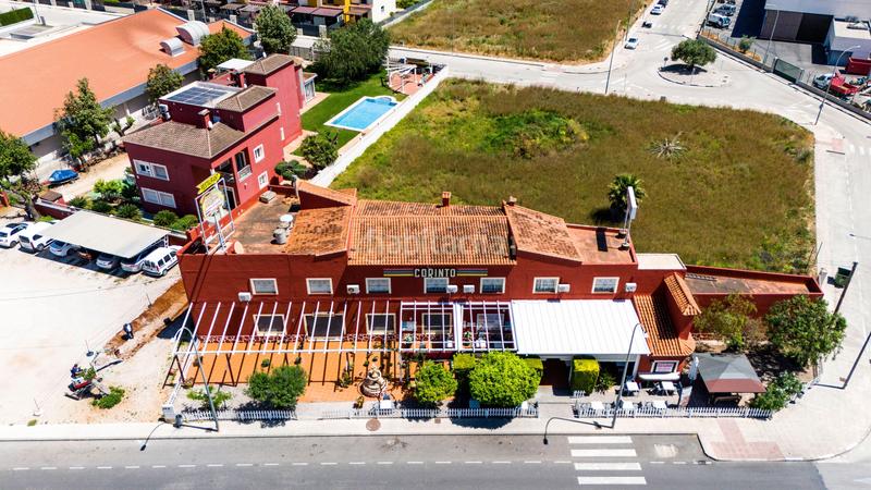 Foto 9f4986f5-d4ba-4088-8027-875ca754a1c0. Edifici a avenida valencia a Verger (el)