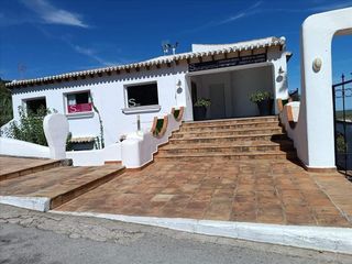 Local Comercial a Pego. Local con una superficie de 586,24 m ubicado en la localidad de