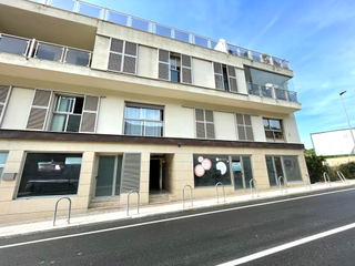 Aparcament cotxe a Carrer torres orduña, l'atzúbia, spain 73