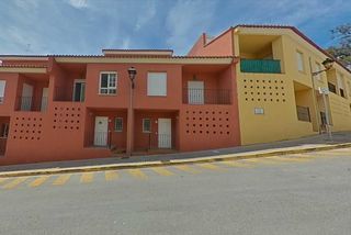 Casa adosada en Sanet y Negrals. Tu próximo hogar en sanet y negrals