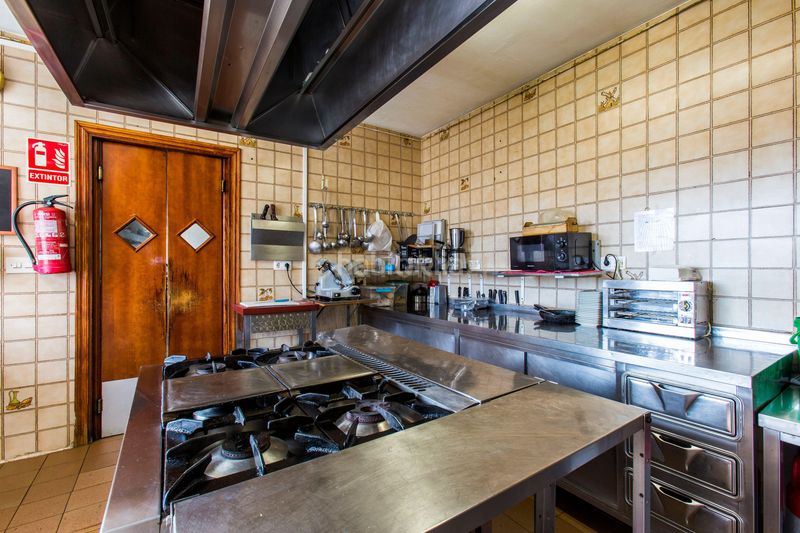 Foto 0f4e389e-8a0c-4e64-896f-47dfe09b59a6. Edificio in avenida valencia in Verger (el)