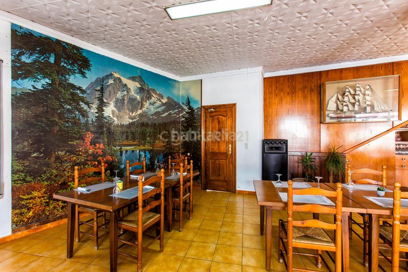 Foto f274ae13-9095-4595-8479-59a8b47fb406. Edificio in avenida valencia in Verger (el)