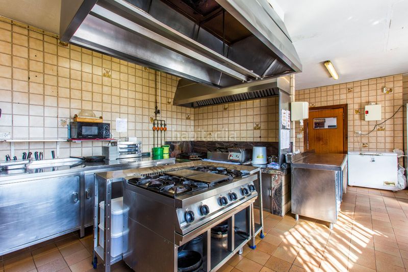 Foto f40b24e6-4364-452f-9383-54579cc8d1d7. Affitto edificio in avenida valencia in Verger (el)