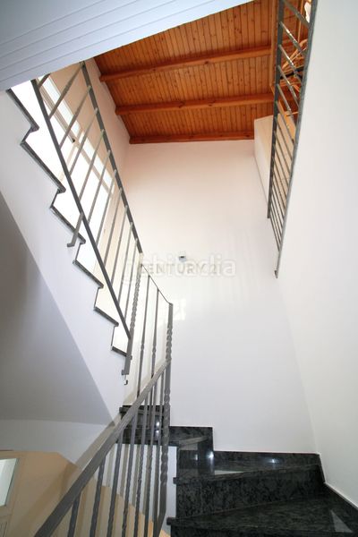 Foto bc8c540d-eee5-4692-831c-13bff8d53e17. Casa a carrer colòmbia a Verger (el)