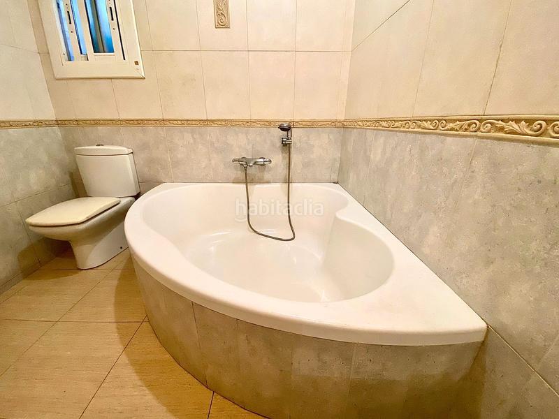 Foto 1946b804-ee57-424c-be5b-e5a10a86a35f. Piso fantastica terraza de 55 metros!!! en Centre Santa Coloma de Gramenet