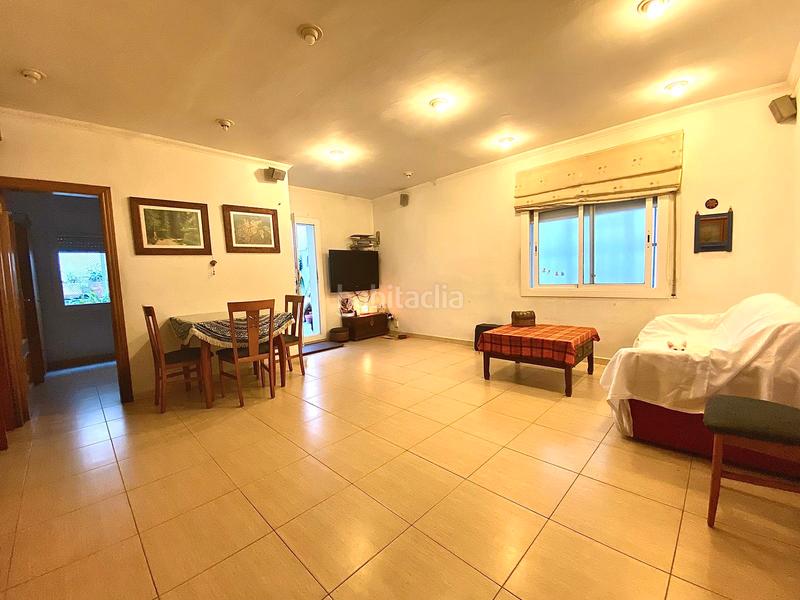 Foto 75142e9a-8f09-4033-b9bc-0577e4d174a4. Piso fantastica terraza de 55 metros!!! en Centre Santa Coloma de Gramenet