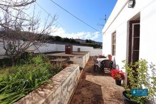 Maison à Puntagorda. C108   inversión! parcela urbana grande con una casa terrera y b