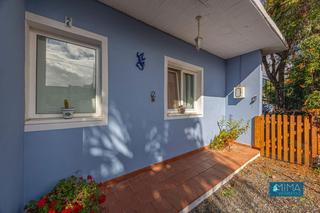 Casa a Llanos de Aridane (Los). C128 casa terrera con jardín , garaje independiente y preciosas
