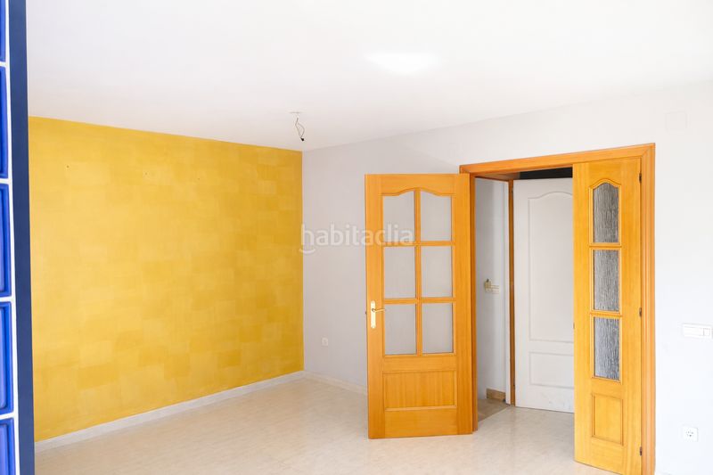 Foto 76bede13-86b4-4b60-a873-235888265943. Casa adossada amb aparcament a Calafell poble Calafell