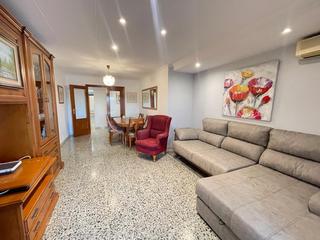 Pis en Canals. Increble piso reformado en el centro.