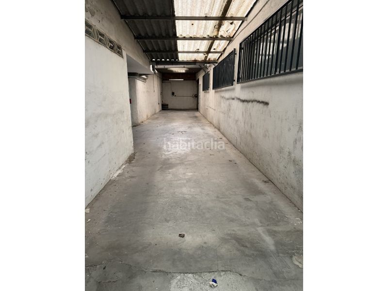 Foto 46a06bd3-5894-4b49-9b8a-289fd6f7c313. Autoparkplatz in calle del maestro serrano in Canals