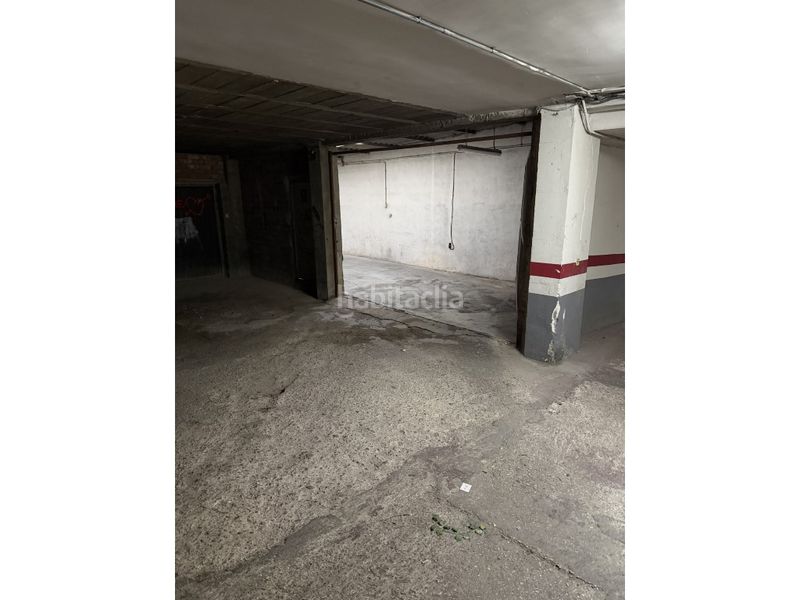 Foto a57e3a1b-d20a-47cf-bad2-1e56d5c68c75. Autoparkplatz in calle del maestro serrano in Canals