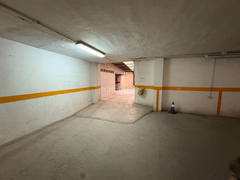 Foto a5a7ead3-ac67-4771-8a3f-85e9a207f55d. Autoparkplatz in calle del maestro serrano in Canals