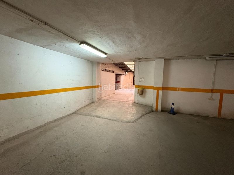 Foto ff593baf-1718-493f-b3c1-90a24ce2805c. Autoparkplatz in calle del maestro serrano in Canals