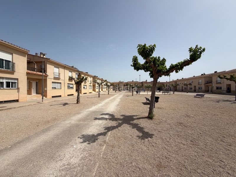 Foto cbbbd5bf-0f68-438a-be1d-0a0bc4bd9024. Casa adossada amb aparcament a Canals