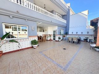 Casa in Canals. Preciosa casa con piscina en canals