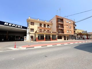Locale commerciale in Alcúdia de Crespins (l´). Gran local comercial con nave