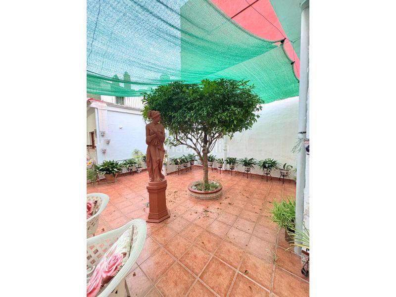 Foto 4f5d88a5-d989-4720-8fea-b44952bbd59d. Casa amb aparcament a Alberic