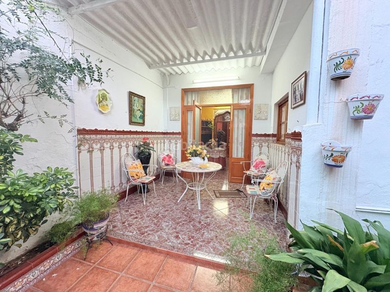 Foto 5bb6ea0e-c37a-4d85-9727-996643f67ec5. Casa amb aparcament a Alberic