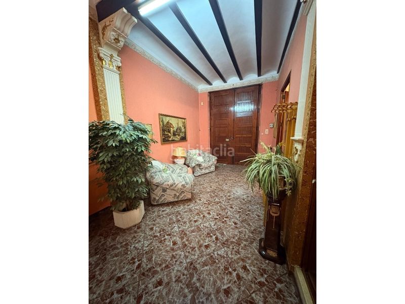 Foto c60b93e1-32c7-4027-a642-d6712f7e46be. Casa amb aparcament a Alberic