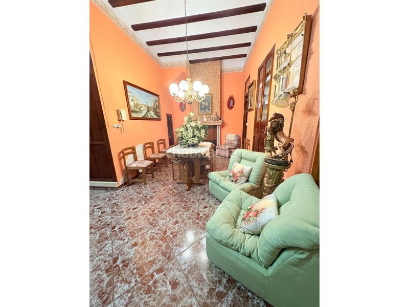 Foto f4b60c91-be0a-4446-a88b-725bc5519adb. Casa amb aparcament a Alberic