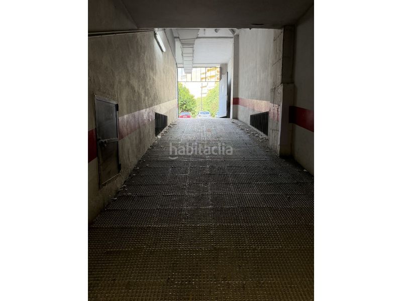 Foto b5ba9f32-904e-4427-8ecc-03f2aa731973. Aparcament cotxe a Canals