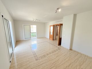 Etagenwohnung  Calle sant fabià. Piso 3 habitaciones venta canals