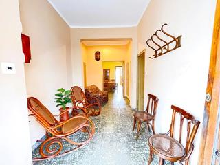 Planta baixa en Canals. Amplia planta baja en venta en canals con gran potencial de refo