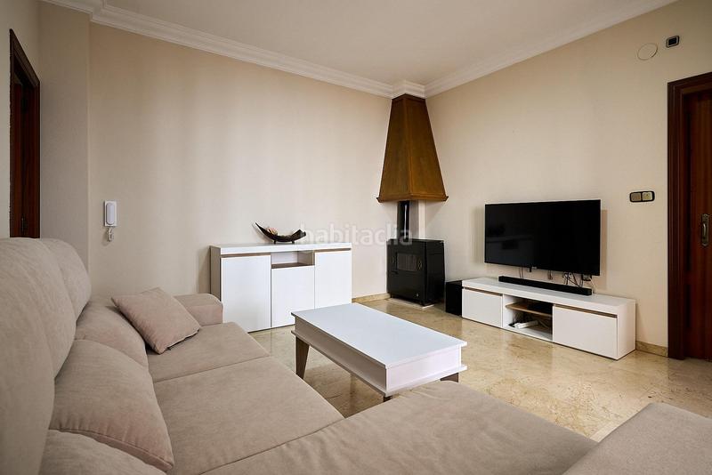 Foto ba969c56-3781-4811-b86b-2561bc3bdc62. Casa in Canals