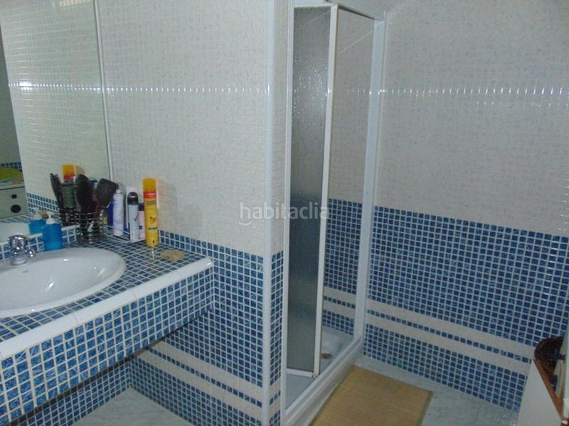Foto 2a7fb3a6-0604-4f27-bd65-a6429b09d708. Casa magnifica casa de lujo situada en la zona más demandada del pueblo. consta de 230 metros cuadrados que se distribuye en cuatro ha en Lora del Río