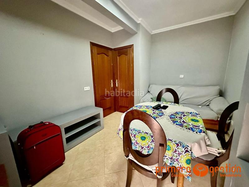 Foto a5ce465b-d749-4302-9b1d-d2fc16db0a6a. Piso  independiente de 125 metros cuadrados distribuidos en 4 dormitorios, dos baños, dos cocinas, amplio salón, lavadero y azotea. en Lora del Río