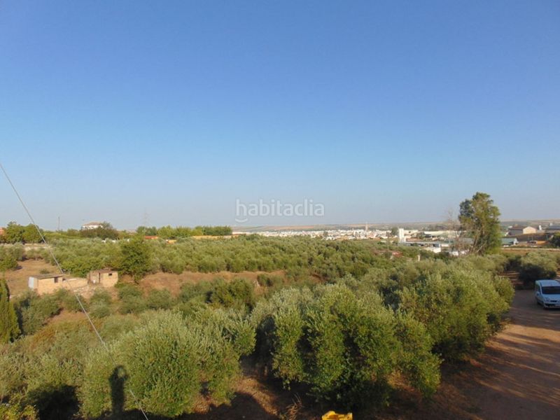 Foto 0d66529b-ae27-48d1-ac72-a15a622957c7. Masia amb calefacció aparcament piscina a Lora del Río