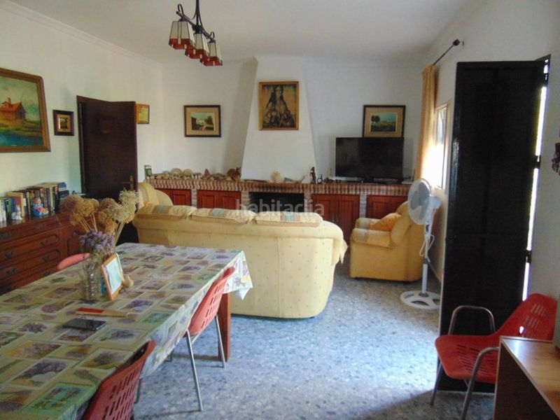 Foto 26dfd1f5-8060-4665-9511-ef2a9be459f8. Masía en Lora del Río