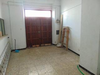 Maison à Carmona. Casa en una buena zona con 529 m2 de suelo y 361 m2 construidos.