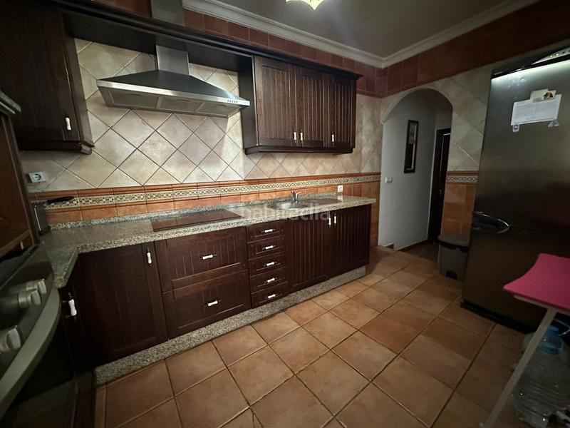 Foto 1c24b4a6-18b3-41c3-89f3-2e0f451a4dc8. Casa con riscaldamento parcheggio in Lora del Río