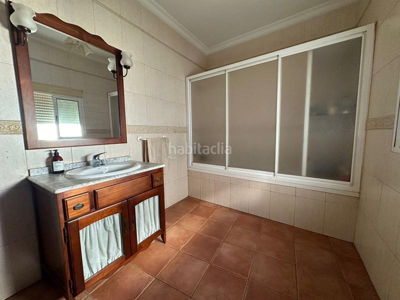 Foto 76b9b7b1-61ca-40eb-98c7-853b202c79ef. Casa con riscaldamento parcheggio in Lora del Río