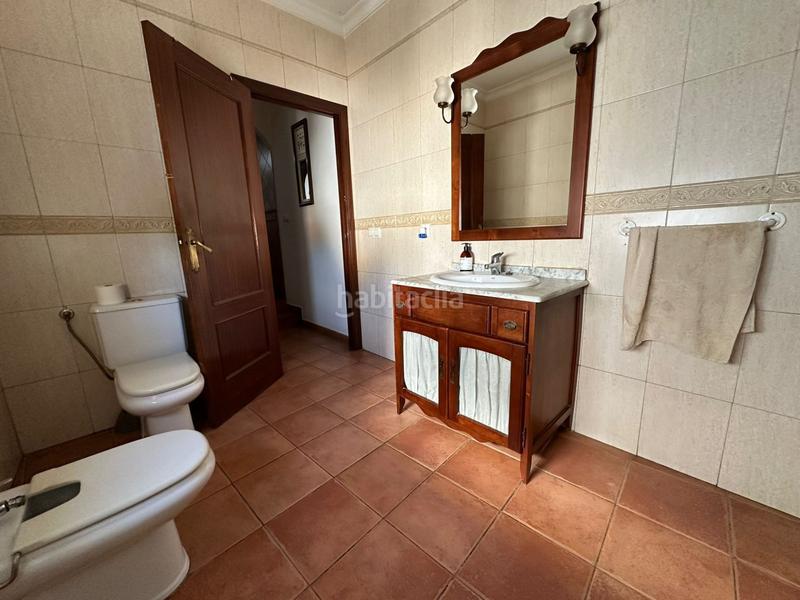 Foto b5097eaa-053a-4594-a2b0-c05a92029715. Casa con riscaldamento parcheggio in Lora del Río