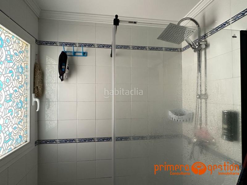 Foto 6237113c-a050-4b82-be70-b561254b3e58. Piso magnifico piso en segunda planta en buena zona de lora del rio. el inmueble consta de 85 metros útiles de vivienda, distribuido en en Lora del Río