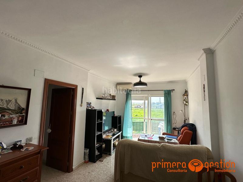 Foto bedf76b3-bfbc-47e2-99eb-a60a118ce429. Piso magnifico piso en segunda planta en buena zona de lora del rio. el inmueble consta de 85 metros útiles de vivienda, distribuido en en Lora del Río